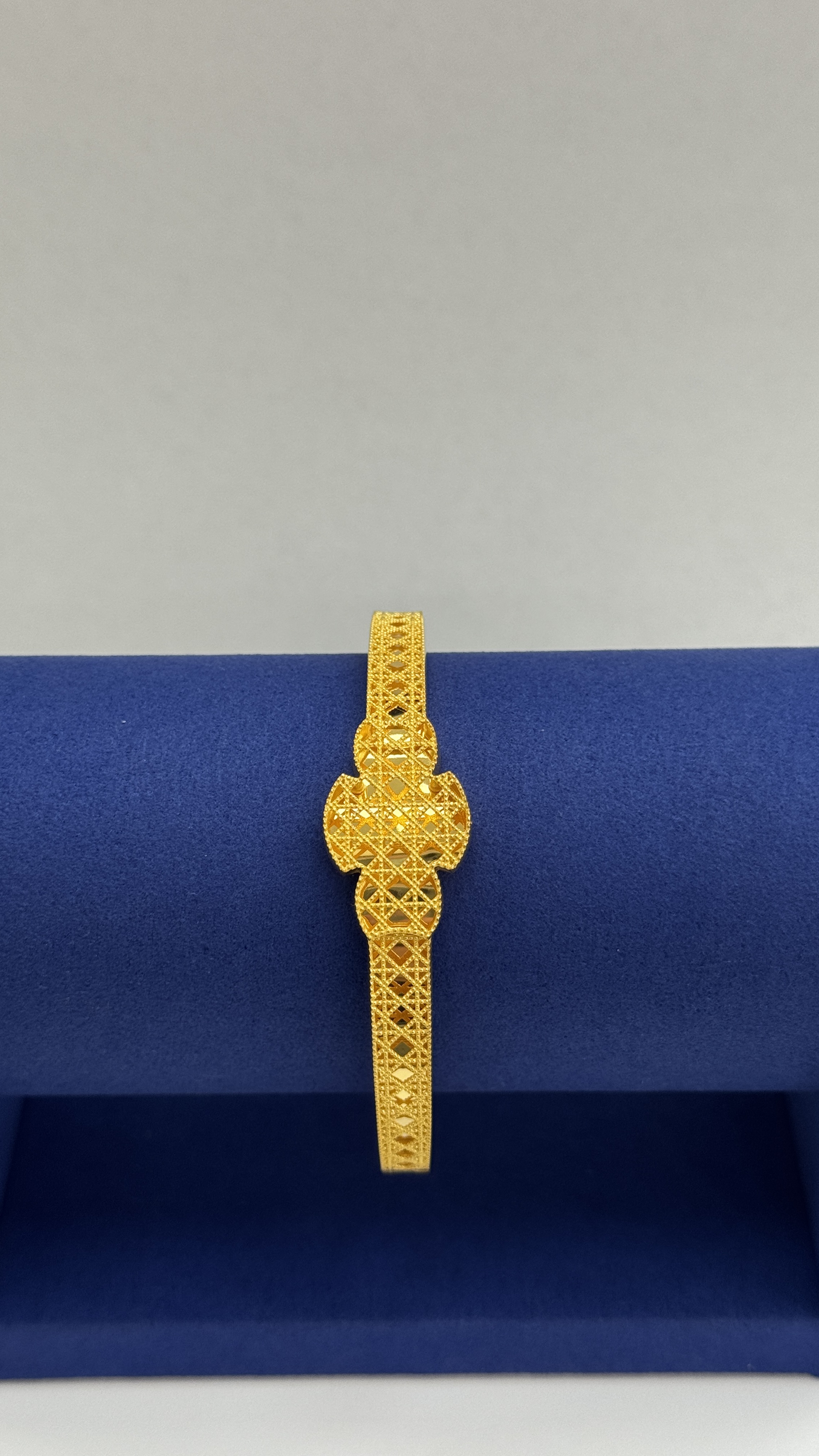 Women Bracelet 12.62g