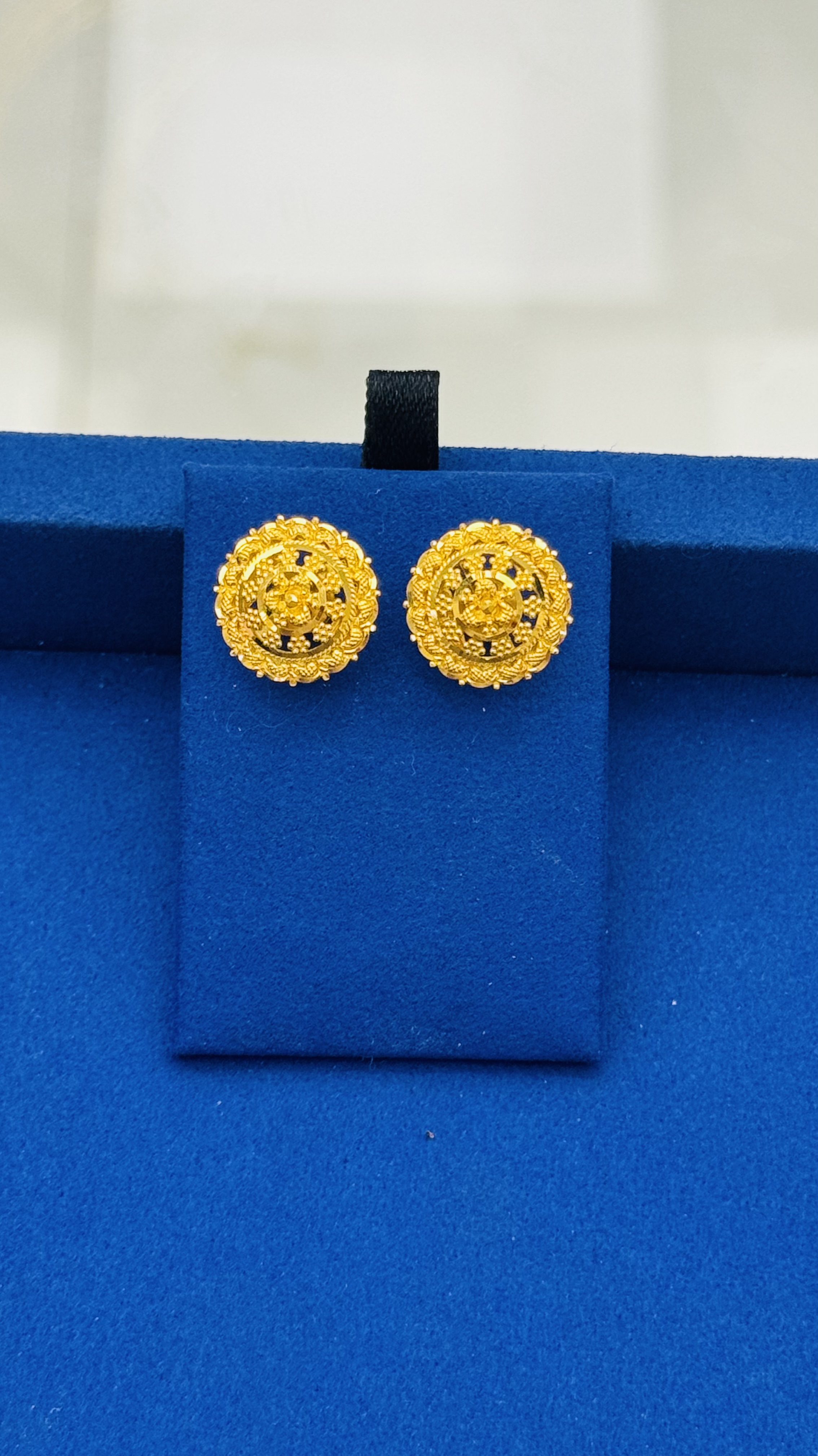 Women Studs 3.76g
